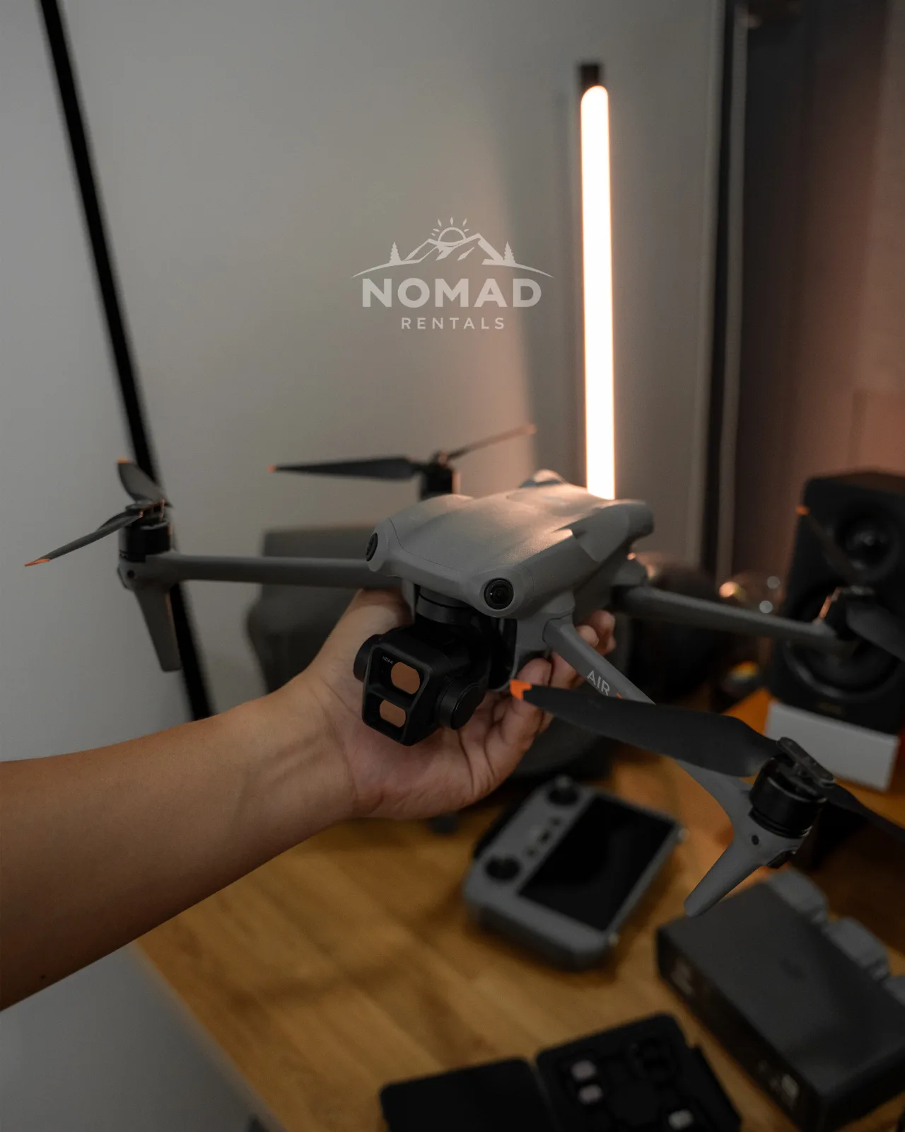 DJI AIR 3 - Creator Combo - image 1